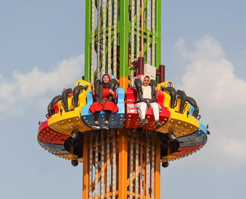 Drop tower ride for amusement park
